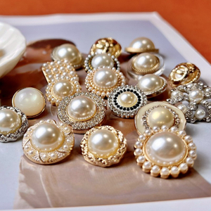 Bouton de tige en m&eacute;tal de mode de luxe en gros d'usine avec strass d&eacute;coratif pour v&ecirc;tements