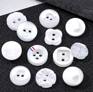 Bottone per camicia in resina plastica bianca effetto perla di alta qualit&agrave; da 10 mm 11 mm 11,5 mm