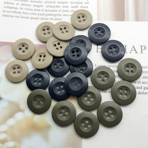 Bouton en r&eacute;sine &agrave; 4 trous, 18mm, couture de haute qualit&eacute;, pour v&ecirc;tements de Camouflage, en Stock