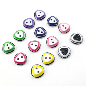 Bottoni in resina di plastica colorata Fish Eye a 2 fori di vendita calda per abbigliamento per bambini