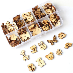 2-Loch-Cartoon-nette Form nat&uuml;rliches Holzknopfset mit Kunststoffbox-Set f&uuml;r Kinder