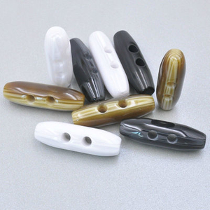 Aangepaste dubbele kop 2 gaten kunststof hars hoorn schakelknoppen voor jas