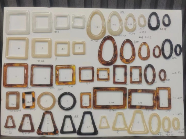 Fivela de anel de resina de forma irregular de cor padr&atilde;o personalizado para biqu&iacute;ni roupa de banho cachecol de vestu&aacute;rio