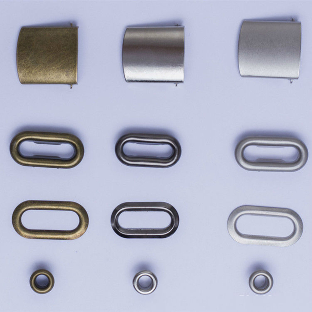 Accessori per cappelli Fibbie per cappelli in metallo regolabili con logo personalizzato a colori con occhielli